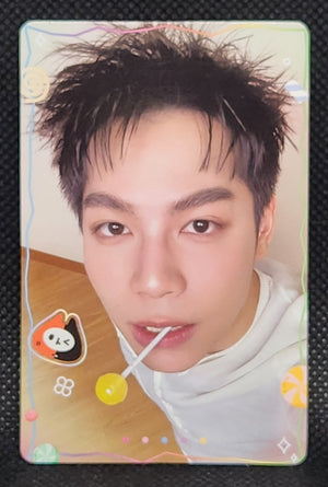 BOYS SELFIE CANDY WINK PHOTOCARDS - First Khaotung