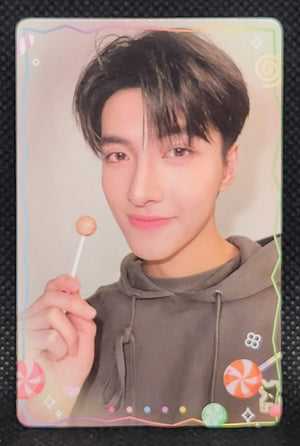 BOYS SELFIE CANDY WINK PHOTOCARDS - Tham Mac