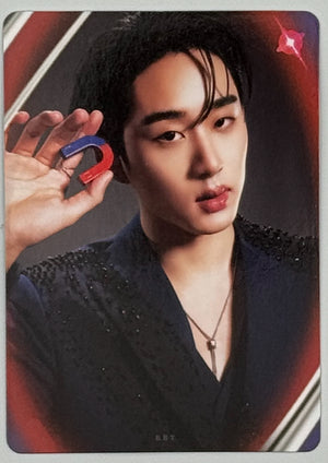 William Est Magnetic Fan Con Random Photocards