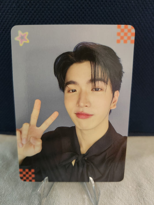 Sea & Keen Collectible Selfie Random Card