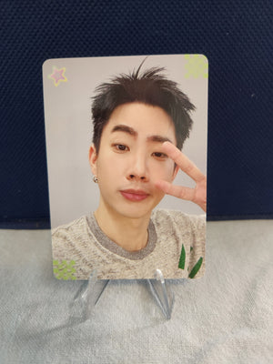 Off & Gun Collectible Selfie Random Card