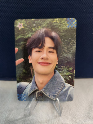 Tay & New Collectible Selfie Random Card