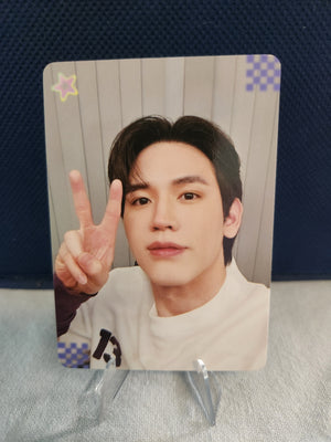 Tay & New Collectible Selfie Random Card