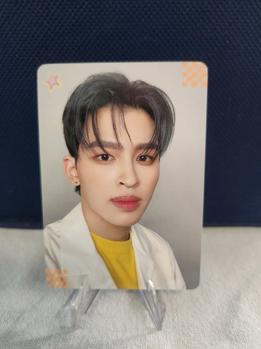 Pond & Phuwin Collectible Selfie Random Card