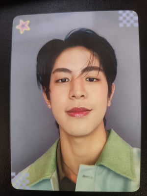 Sea & Keen Collectible Selfie Random Card