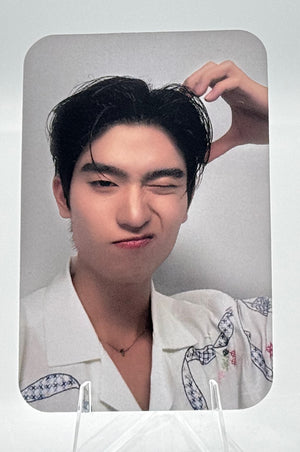 Your Sky Selfie Random Cards: Thomas Kong