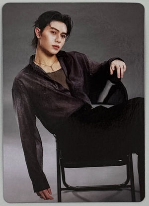 William Est Magnetic Fan Con Random Photocards