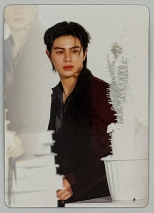 William Est Magnetic Fan Con Random Photocards